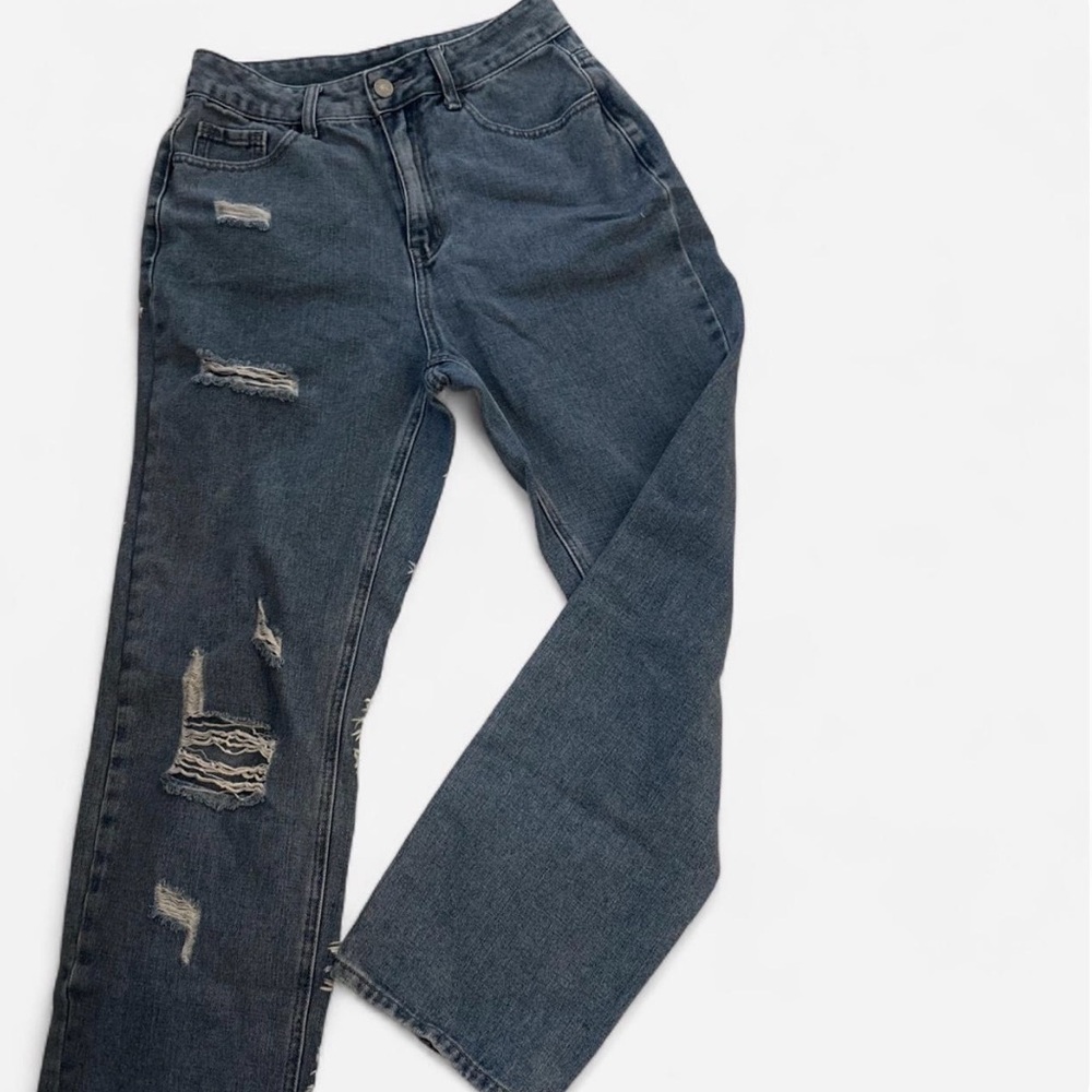 Women’s Distressed Loose High Rise Jeans - Classic Straight Fit